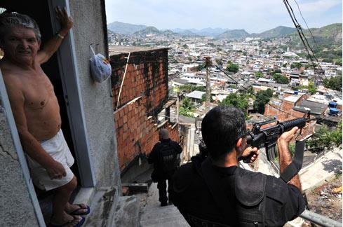 Senadores saúdam operação no Complexo do Alemão, mas pedem continuidade da ação do Estado e controle das fronteiras policiais no rio 01